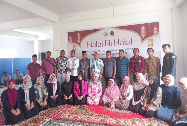 Fraksi PDIP DPRD Riau Halal Bihalal bersama Masyarakat dan Mahasiswa
