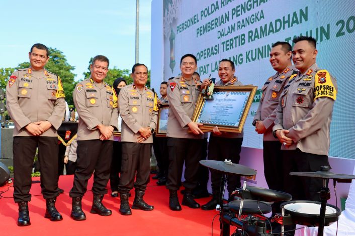 Arus Mudik dan Balik Lebaran Aman, Enam Kapolres di Riau Diberi Penghargaan