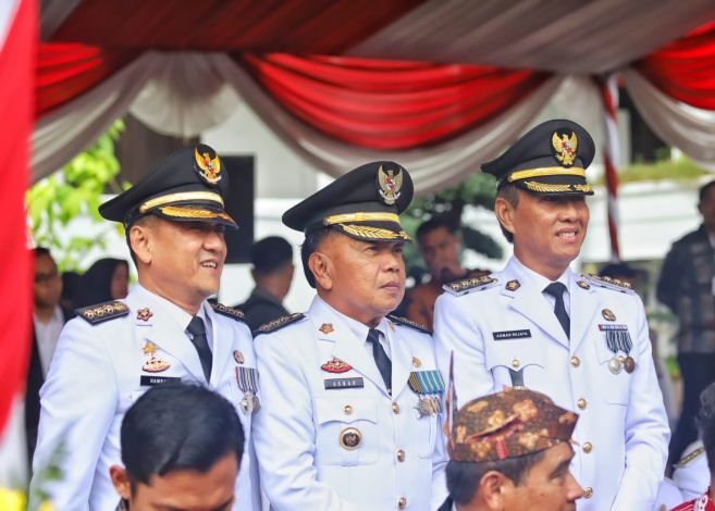 Plt Bupati Asmar Hadiri Upacara Peringatan Hari Otonomi Daerah di Surabaya