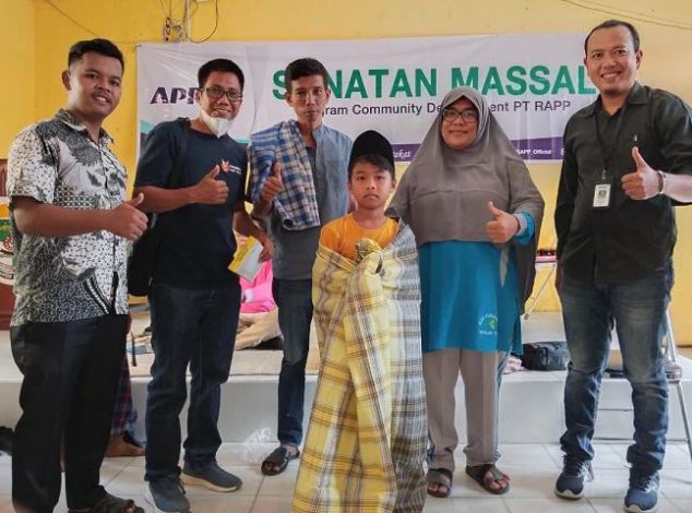 Puluhan Anak Desa Air Hitam Pelalawan Ikuti Program Sunat Massal Gratis PT RAPP