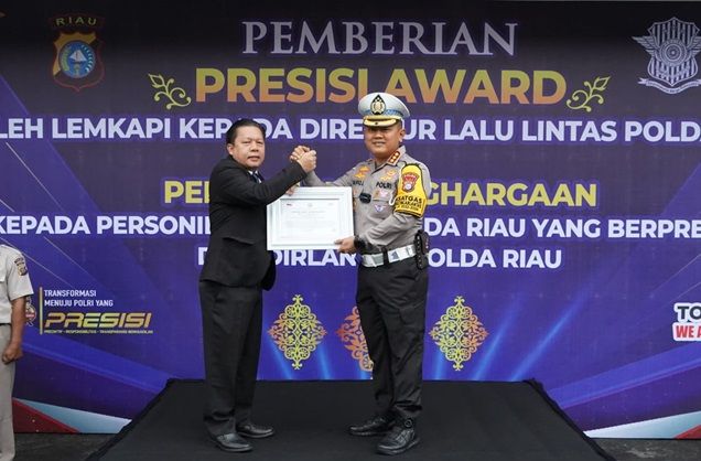 Selamat, Dirlantas Polda Riau Raih Presisi Award dari Lemkapi