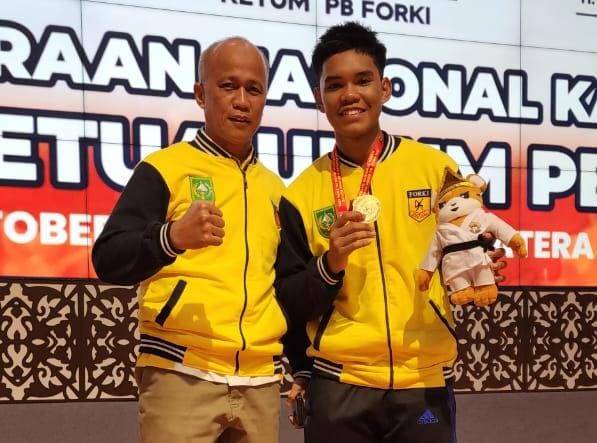 Riau Sabet 1 Medali Emas di Kejurnas Karate Padang