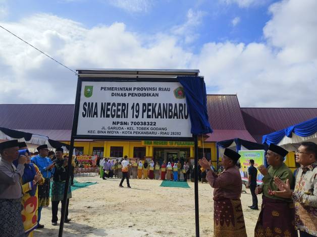 Gubernur Resmikan 9 Unit Sekolah Baru SMAN di Riau, Ini Lokasinya