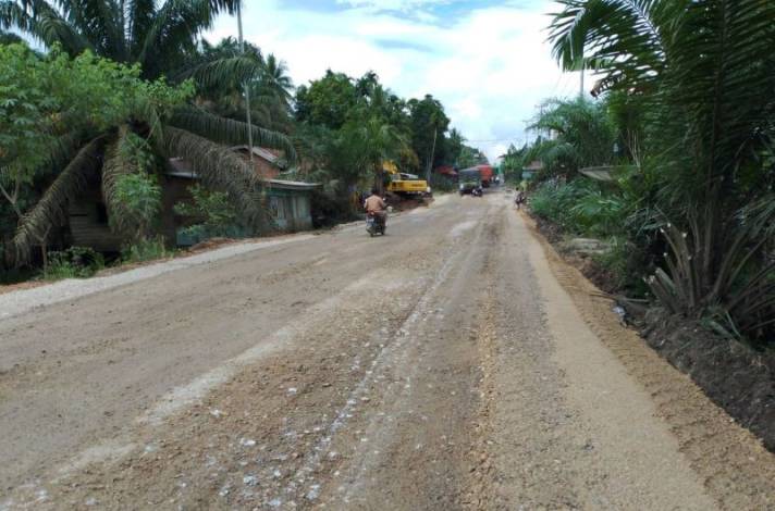 Rp87,3 Miliar Digelontorkan, Perbaiki Jalan Rusak Akibat Truk Batubara di Inhu