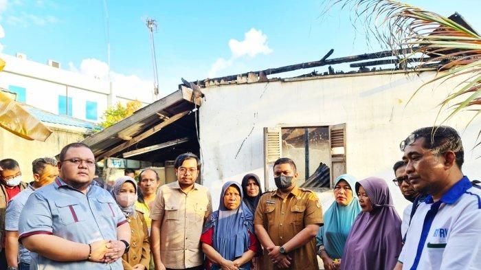 Pimpinan DPRD Pekanbaru Beri Bantuan kepada Korban Kebakaran Kampung Dalam