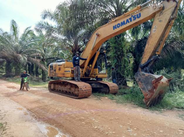 Pemilik Alat Berat di Bukit Batabuh Masih Misterius, Anggota DPRD Riau Sebut Gakkum Lemah