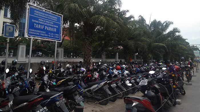 Pengelolaan Parkir di Tepi Jalan Resmi Diambil Alih Dishub Pekanbaru