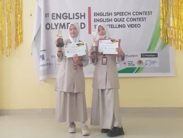 Si Kembar Santri IP ICBS Riau Ukir Prestasi di Olimpiade Bahasa Inggris FKIP UIR