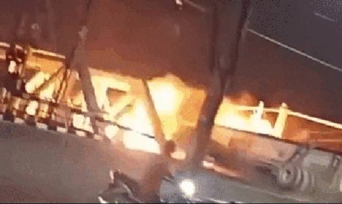 Tabrakan Horor Truk dan Kereta Api di Semarang Bikin Masinis Syok Berat