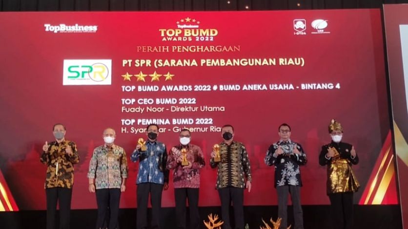 PT SPR Raih Dua Penghargaan pada Top BUMD Awards 2022