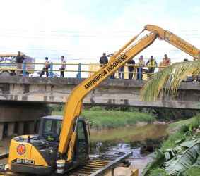 Antisipasi Banjir, Pemko Pekanbaru Keruk Sedimen Sungai Sail hingga 1,5 Meter