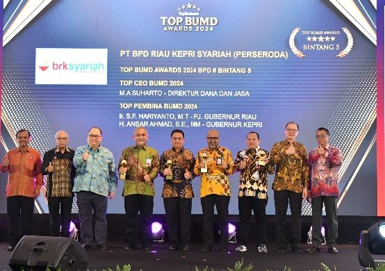 BRK Syariah Raih Penghargaan pada Ajang TOP BUMD Awards 2024