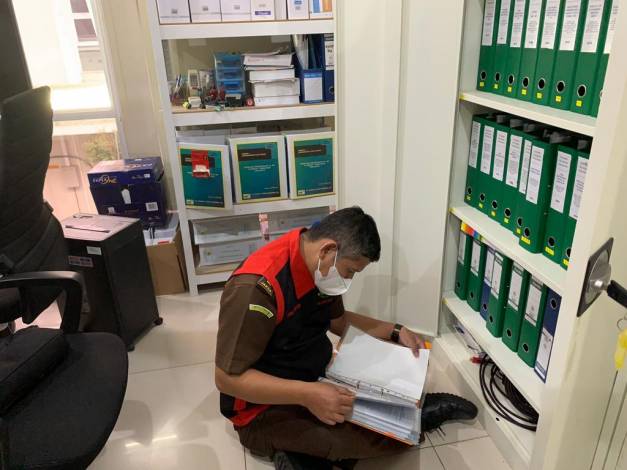 Kejati Riau Geledah Kantor PLN UIP Sumbagteng dan PT Twink Indonesia, Sejumlah Dokumen Disita