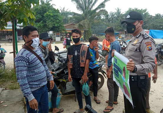 Polsek Langgam Rutin Gelar Patroli C3 dan Sosialisasi Prokes di Desa Segati