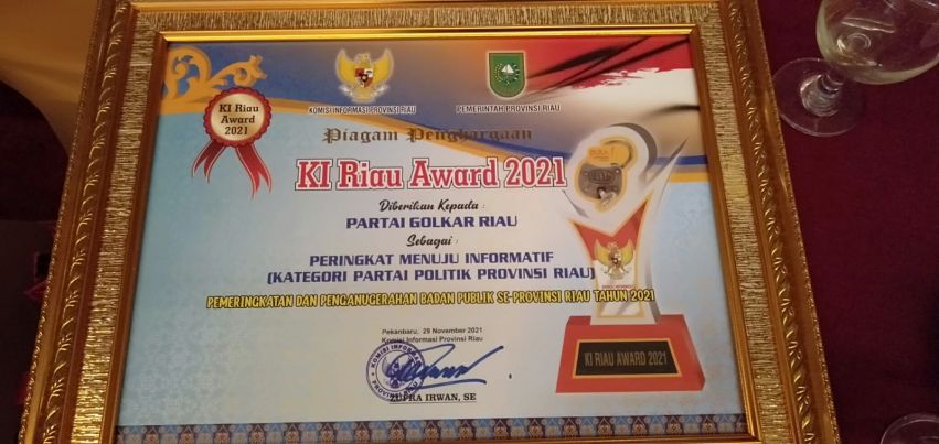 Partai Golkar Riau Terima Penghargaan KI Award Kategori Menuju Informatif