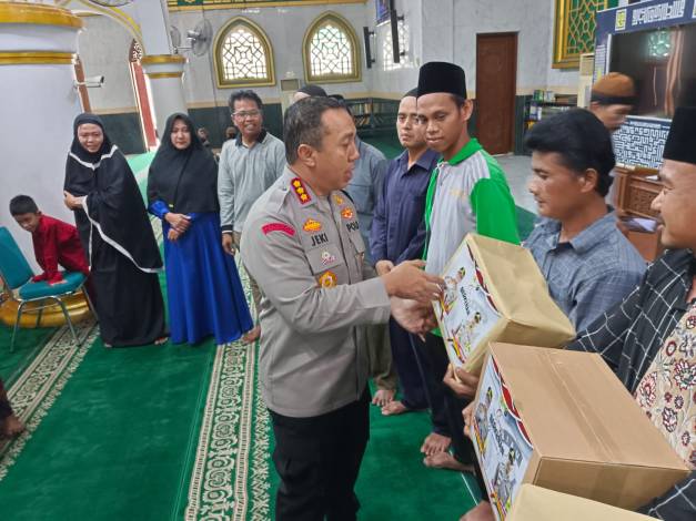 Kapolresta Pekanbaru Minta Masyarakat Kelurahan Kampung Bandar Gunakan Hak Suara di Pemilu
