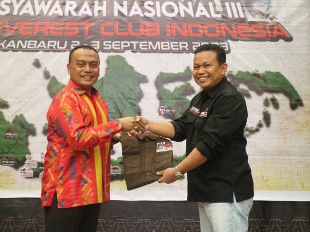 Gubernur Riau Buka Secara Resmi Munas III Ford Everest Club Indonesia