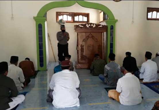 Jumling, Polsek Pangkalan Lesung Imbauan Jemaah Masjid Tetap Patuhi Protokol Kesehatan