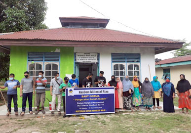Sambut HUT NasDem Ke-9, NasDem Milenial Riau Lakukan Pengecatan Rumah Ibadah