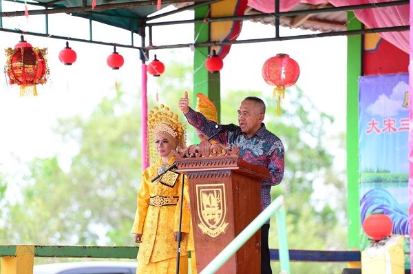 Gubernur Riau Hadiri HUT Dewa Sam Tiong Ong di Bengkalis