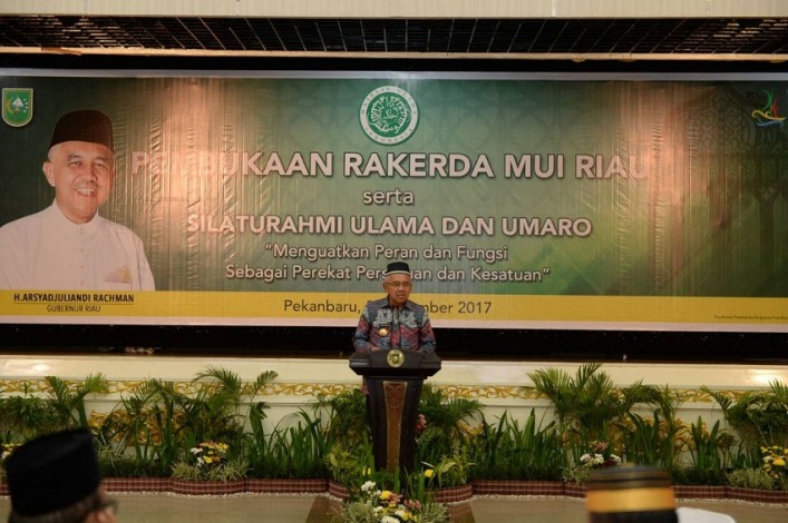 Gubernur Ajak MUI Dorong Pertumbuhan Ekonomi Syariah di Riau