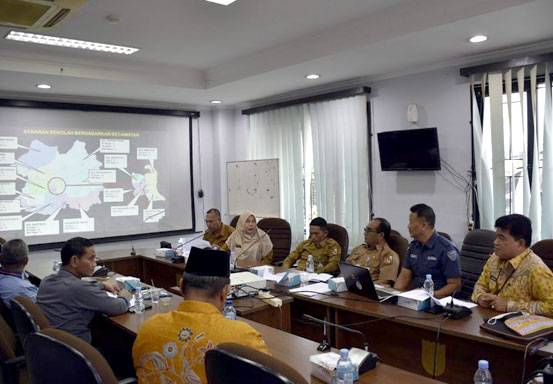 DPRD Kota Pekanbaru Hearing Bersama Dinas Pendidikan