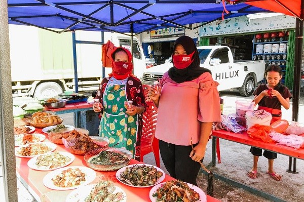 Aulia Bagikan 1.000 Masker dan Hand Sanitizer untuk Masyarakat Pekanbaru