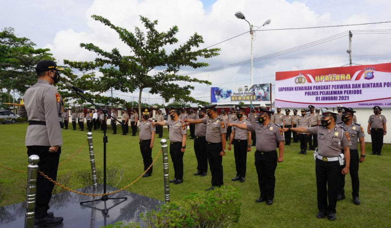 Kapolres Pelalawan Pimpin Upacara Korps Raport Kenaikan Pangkat Periode 1 Januari 2021