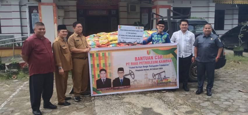 PT RPK Salurkan 2 Ton Beras untuk Korban Banjir di Pelalawan