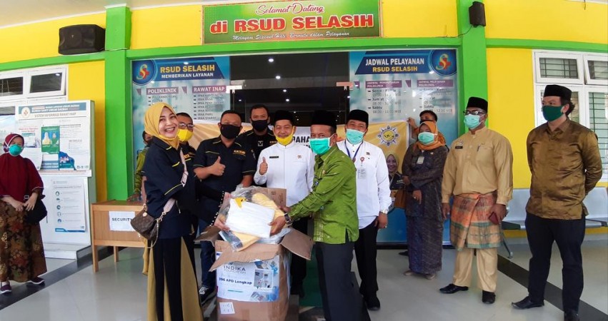 AMPI Riau Salurkan Bantuan APD untuk RSUD Selasih Pangkalan Kerinci