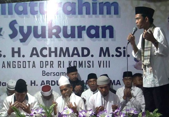 UAS dan Ribuan Warga Hadiri Syukuran Achmad di Rohul