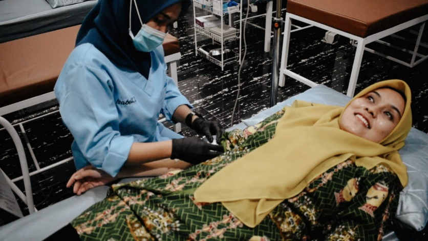 Puteri Ekowisata Indonesia Perwakilan Riau Endang Sri Rezki Percayakan Perawatan Kulit ke Klinik Isabells Beauty Treatment