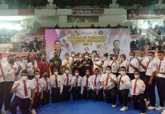 Dibuka Walikota Firdaus, Dispora Pekanbaru Sampaikan Selamat Kepada Sang Juara Taekwondo Cup