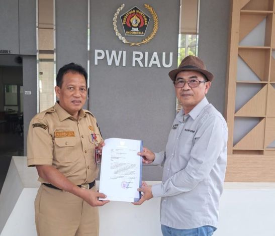 PWI Riau Terima Surat Dukungan Tuan Rumah HPN 2025 dari Pemprov Riau