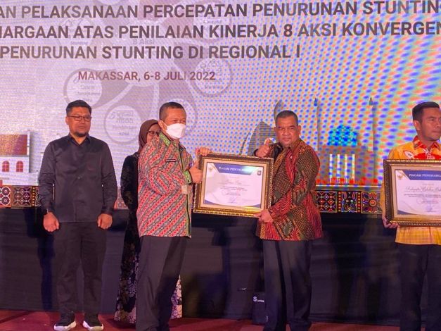 Pemprov Riau Terima Penghargaan Hasil Penilaian Kinerja 8 Aksi Konvergensi Penurunan Stunting