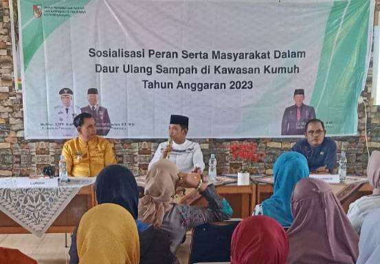 Dinas Perkim Sosialisasi Peran Serta Masyarakat Dalam Daur Ulang Sampah di Kawasan Kumuh Meranti Pandak