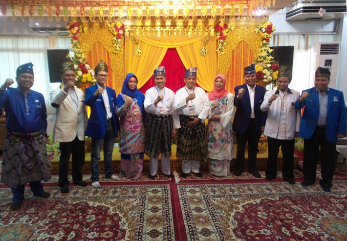 Syamsuar-Edy Nasution Jadi Kandidat Pertama Mendaftar ke KPU Riau