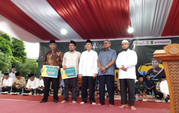 Dihadiri Gubernur Riau, Umri dan Baznas Salurkan Santunan Rp500 Juta untuk Seribu Dhuafa