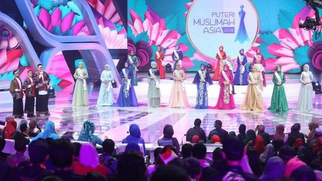 Uyaina Arshad Asal Malaysia Terpilih Jadi Putri Muslimah Asia 2018