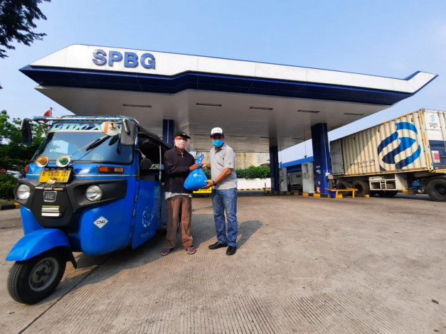 PT Gagas Energi Indonesia Bagikan Sembako untuk Pelanggan Gasku Terdampak Covid-19 di Batam