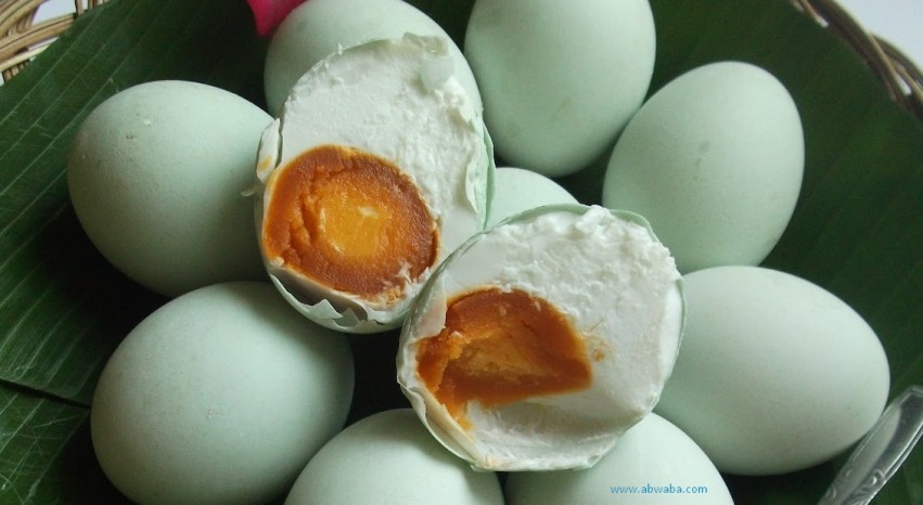 3 Cara Cara Memilih Telur Asin yang Masih Segar