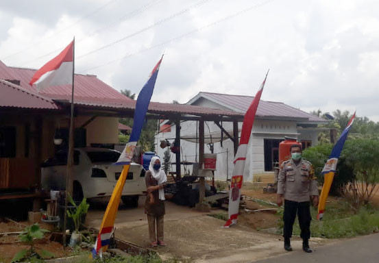 Polsek Pangkalan Lesung Himbau Warga Pasang Bendera Merah Putih untuk Menyarakkan HUT RI
