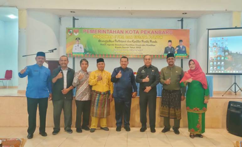 Sosialisasi Pelaksanaan Pemilu di SMK 2 Pekanbaru, Kesbangpol Pekanbaru Ajak Pemilih Pemula Tolak Politik Uang