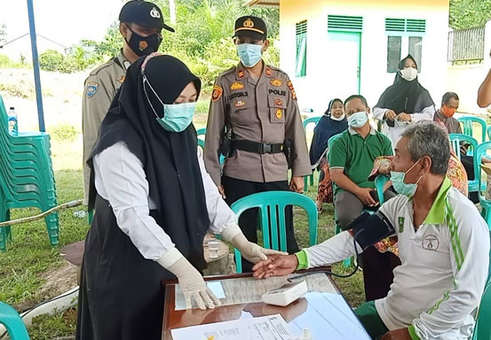 Polsek Pangkalan Lesung Dampingi Vaksinasi ODGJ