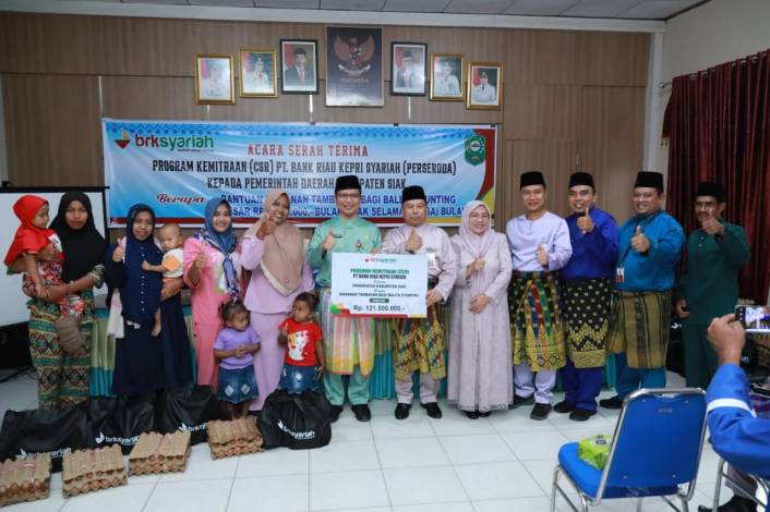 BRK Syariah Salurkan Bantuan Makanan Tambahan untuk Balita Stunting di Siak