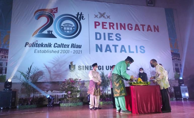 Closing Ceremony Dies Natalis, PCR Beri Penghargaan kepada Industri, Sekolah dan Pemerintah