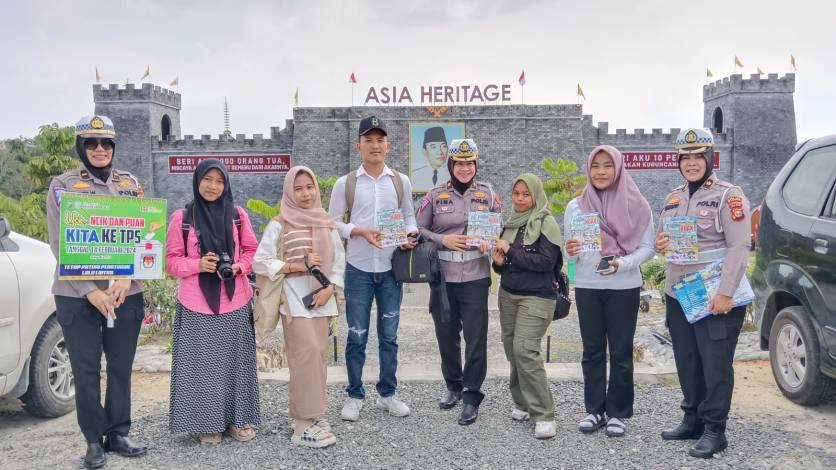 Manfaatkan Libur Panjang, Ditlantas Polda Riau Kunjungi Lokasi Wisata Sampaikan Pesan Pemilu Damai 2024