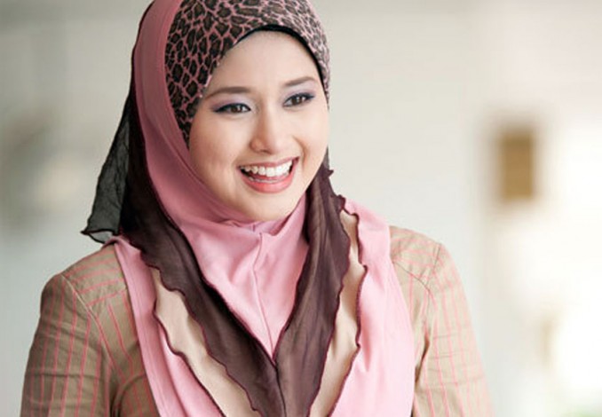 Tips Cantik Memilih Warna Jilbab Sesuai Kulitmu