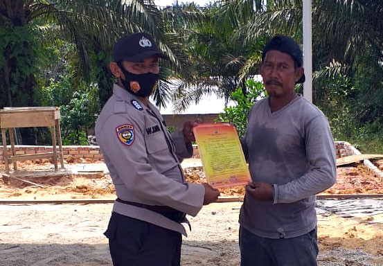 Dukung Program 100 Hari Kapolri, Polsek Pangkalan Kerinci Patroli Karhutla