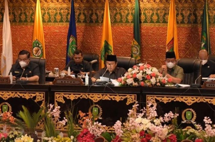 DPRD Riau Gelar Paripurna Jawaban Gubernur atas Pandangan Fraksi Terkait Ranperda Tata Kelola BUMD